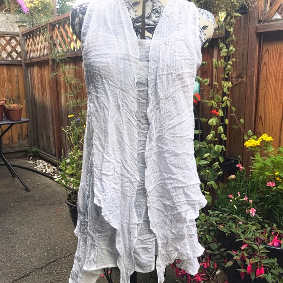 White Ruffled Boho Sleeveless Top - Picture 1 of 4